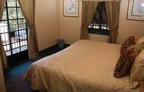 The Historic Brook Forest Inn エバーグリーン エクステリア 写真